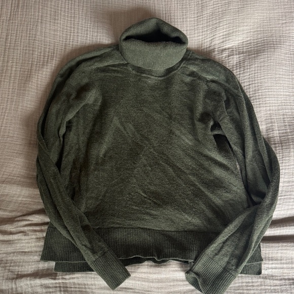 Pendleton Tops - Pendleton Olive Green Turtleneck Sweater